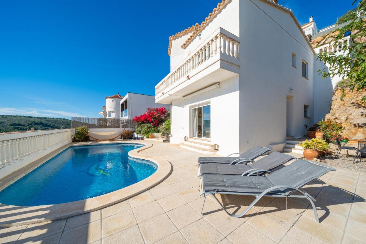 Villa Brisa L' Escala Bagian luar foto